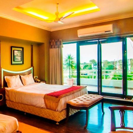 Jalsa Resort Indore Eksteriør bilde