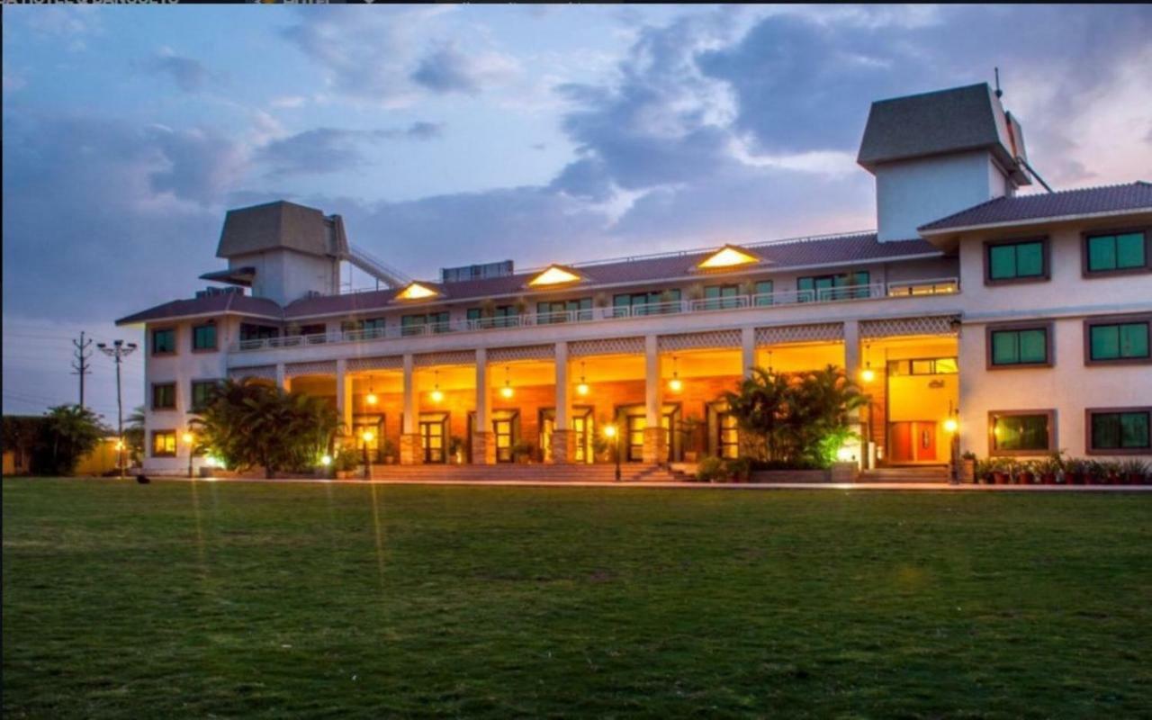 Jalsa Resort Indore Eksteriør bilde