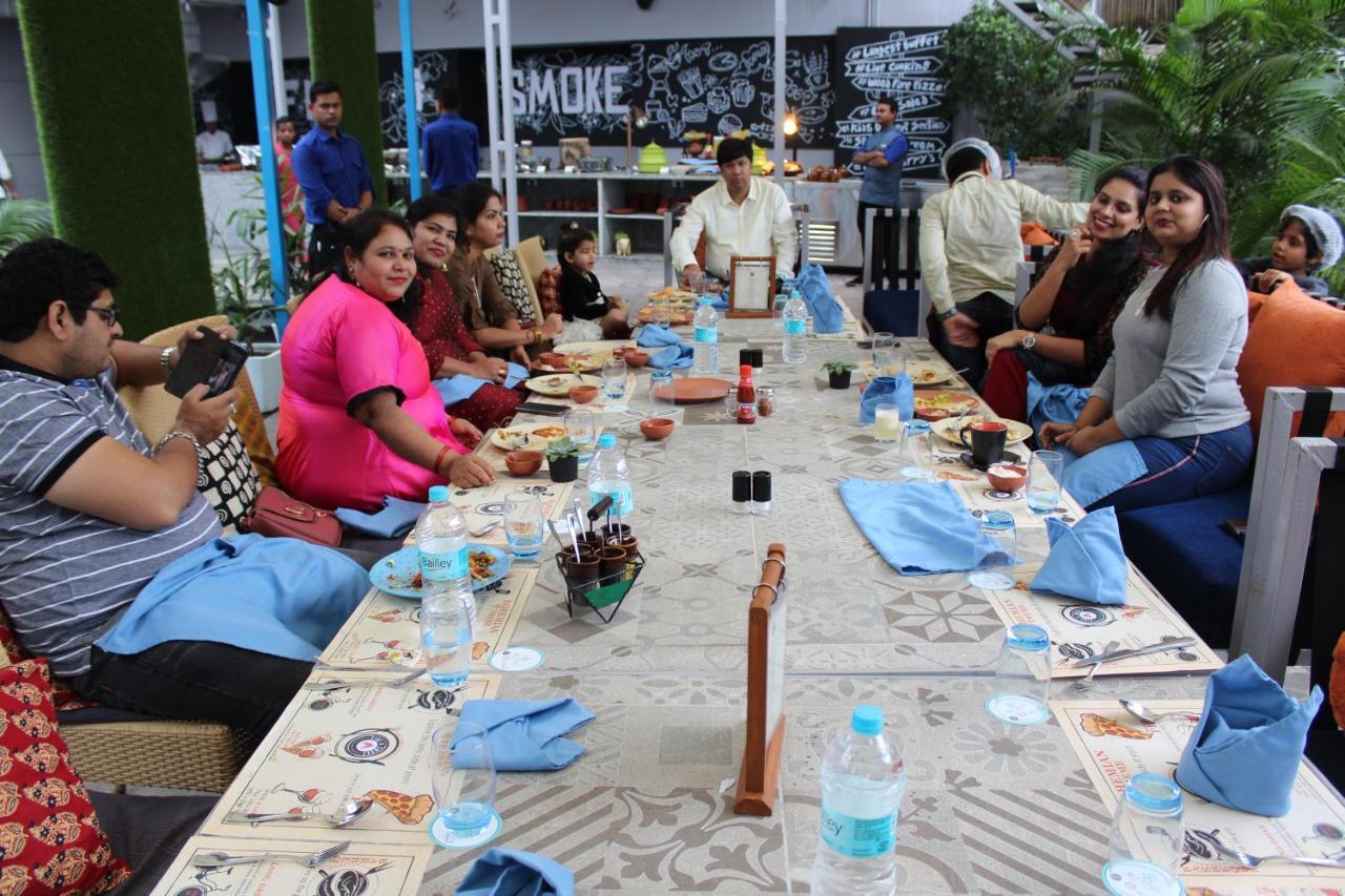 Jalsa Resort Indore Eksteriør bilde