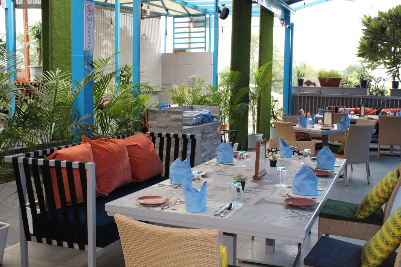 Jalsa Resort Indore Eksteriør bilde